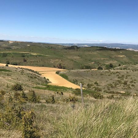 Ma Caravane Dans Les Collines Villeneuve-la-Comptal المظهر الخارجي الصورة