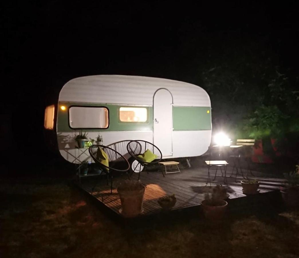 Ma Caravane Dans Les Collines Villeneuve-la-Comptal المظهر الخارجي الصورة